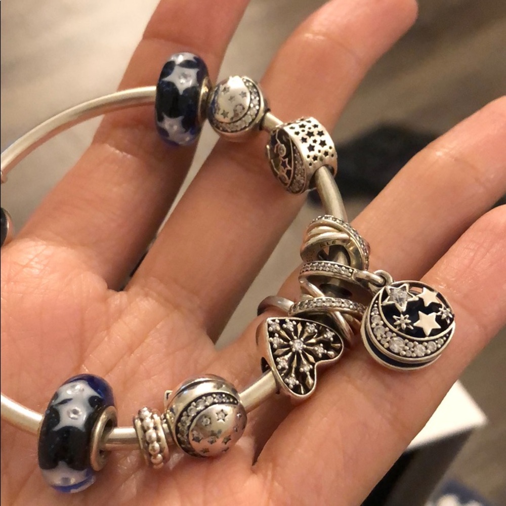 Pandora - Picture 2 of 2